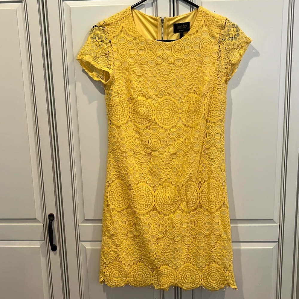Laundry by Shelli Segal yellow crotchet dress